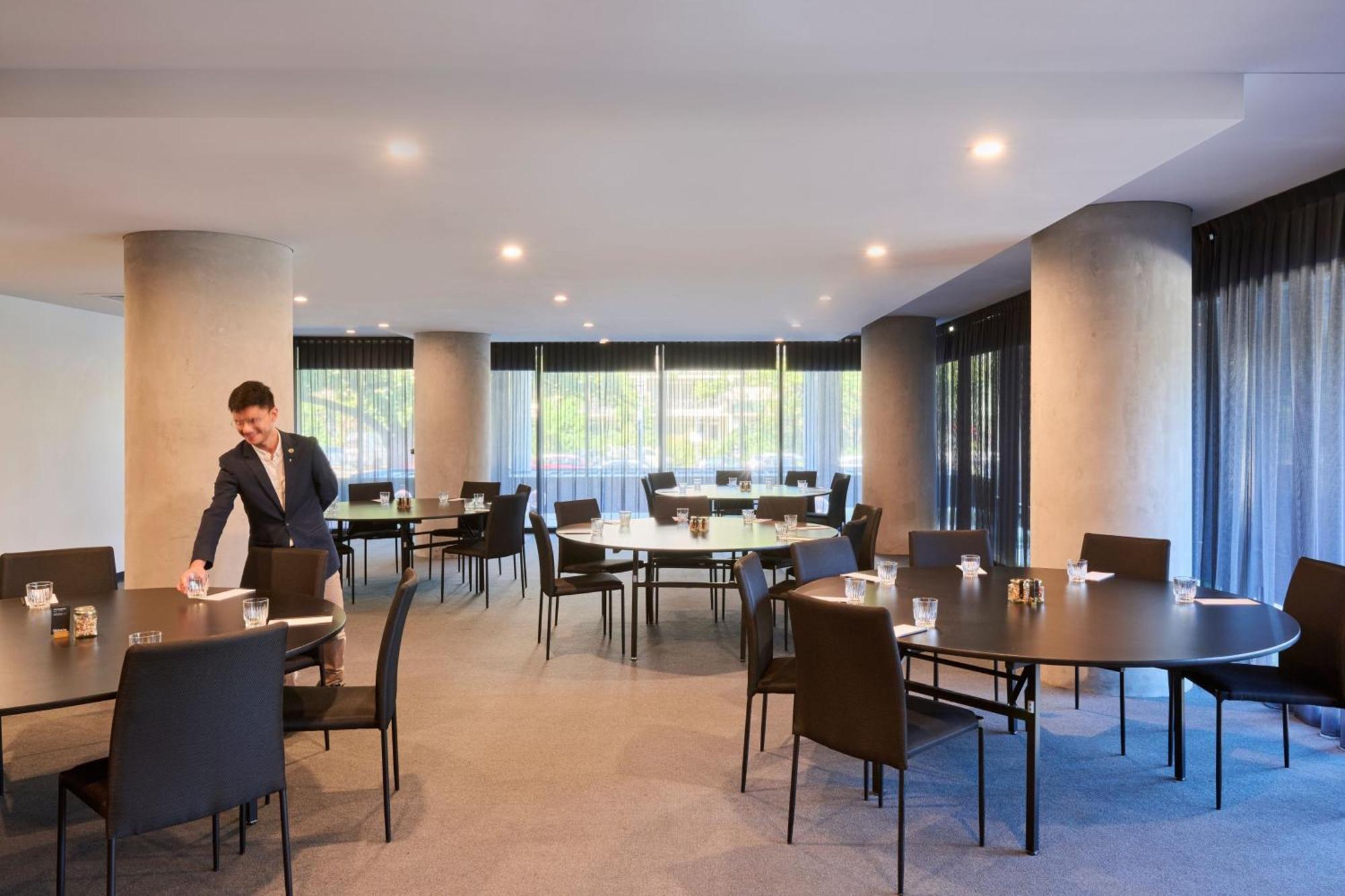 Midnight Hotel, Autograph Collection Канберра Экстерьер фото The Club at Melbourne Airport
