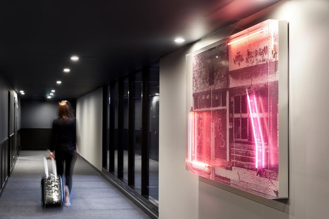 Midnight Hotel, Autograph Collection Канберра Экстерьер фото Installation of the artwork "The Red Room" at the InterContinental London Park Lane